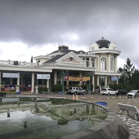 Villa Musti Green Apple Cipanas Sindanglaya Екстер'єр фото