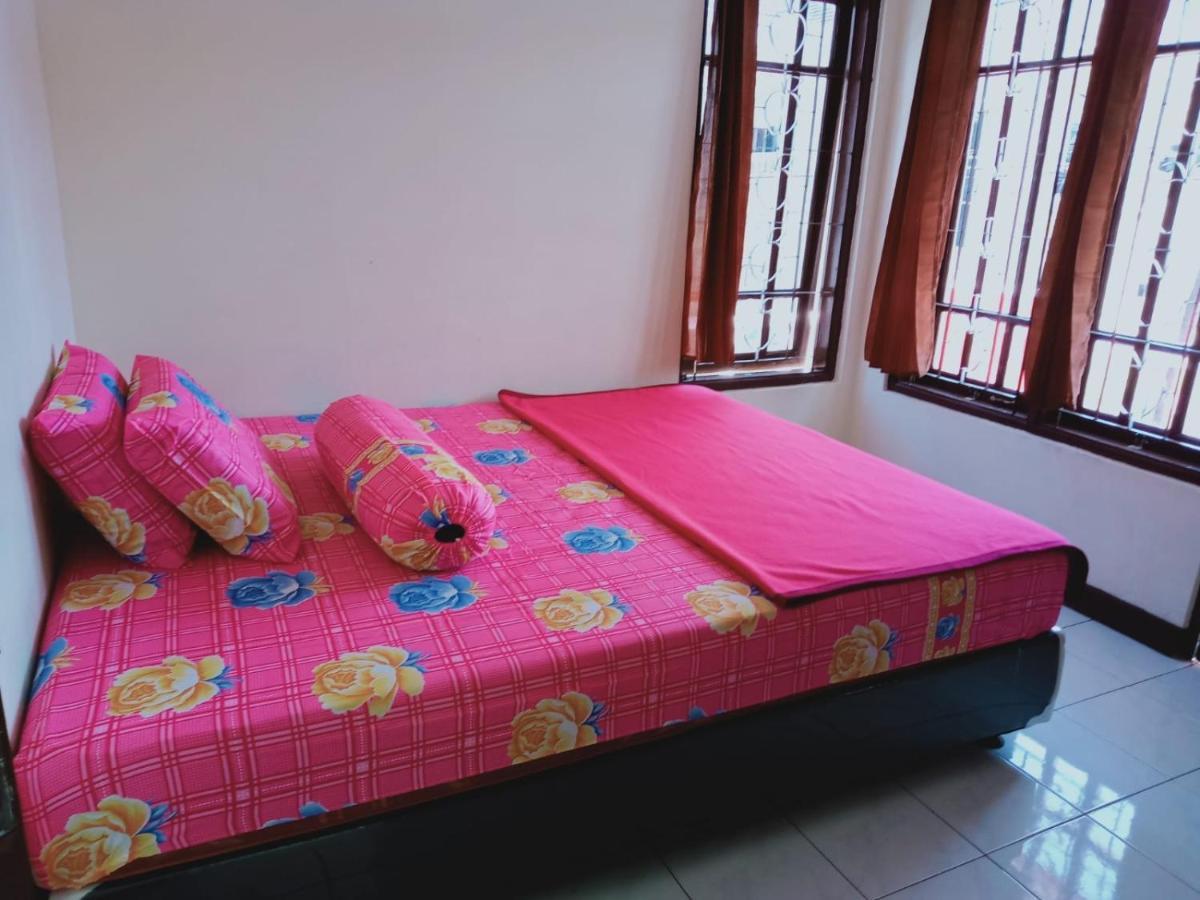 Villa Musti Green Apple Cipanas Sindanglaya Екстер'єр фото