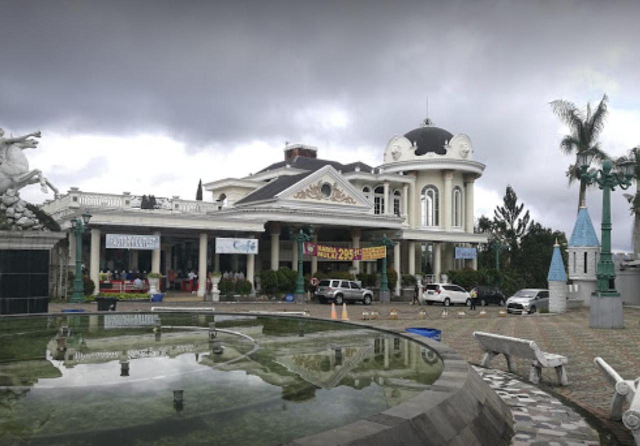 Villa Musti Green Apple Cipanas Sindanglaya Екстер'єр фото